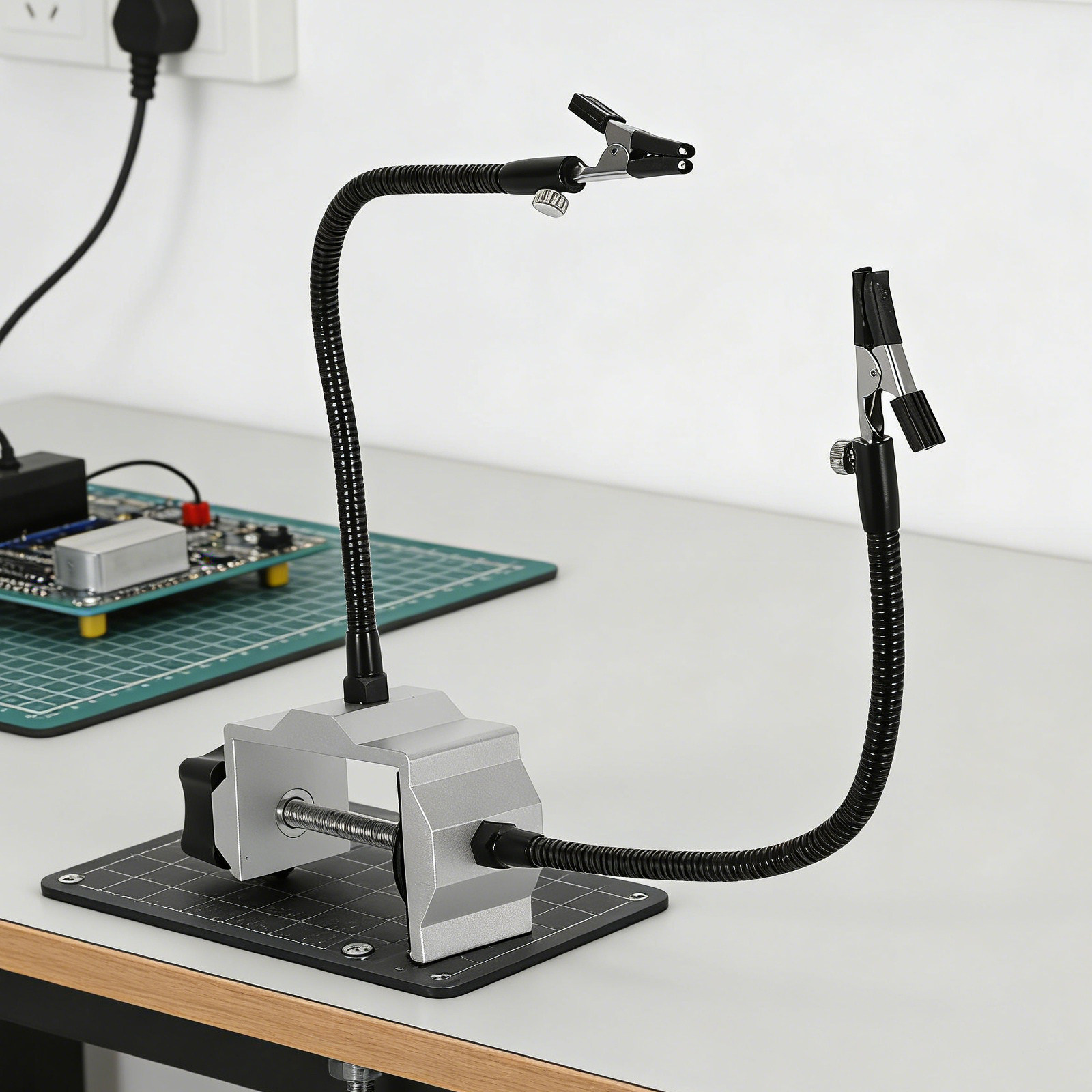 Soporte de soldadura con morda - Electronics Repair Bench reseña y precio