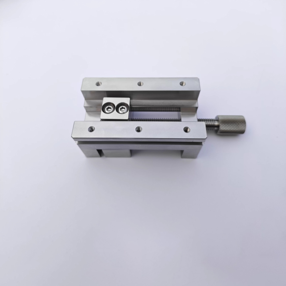 Mini Tornillo de Banco de Acer - Electronics Repair Bench reseña y precio