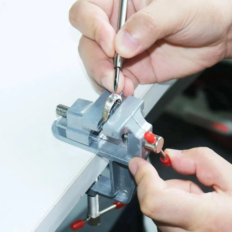 Mini tornillo de banco, abraza - Electronics Repair Bench reseña y precio
